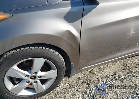 2013 Hyundai Elantra Gls/Limited z USA, uszkodzony, nr VIN 5NPDH4AE7DH202256